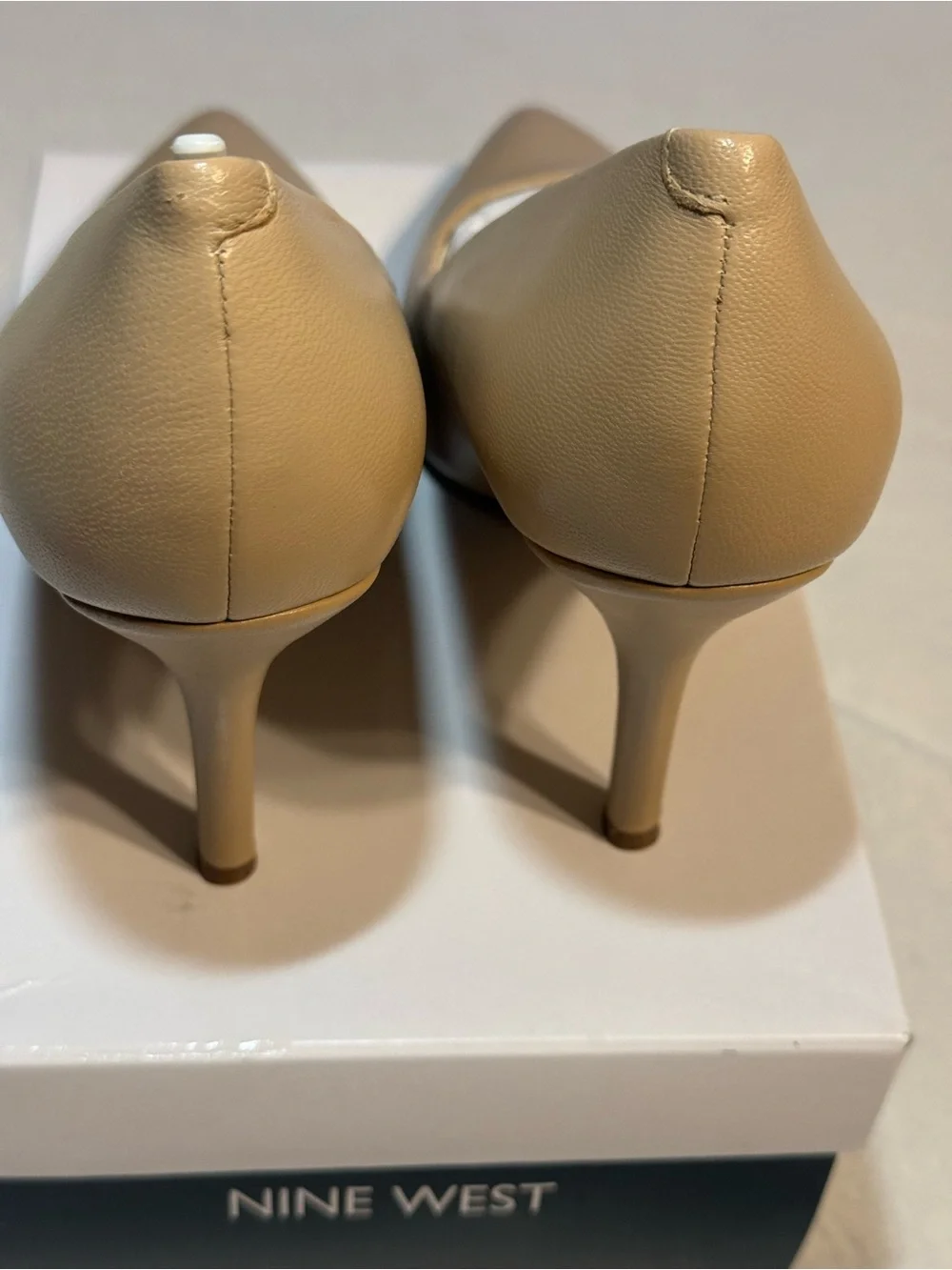 New Nine West Women’s Flax Classic Pointed-Toe  Pumps in Beige. Size 8M